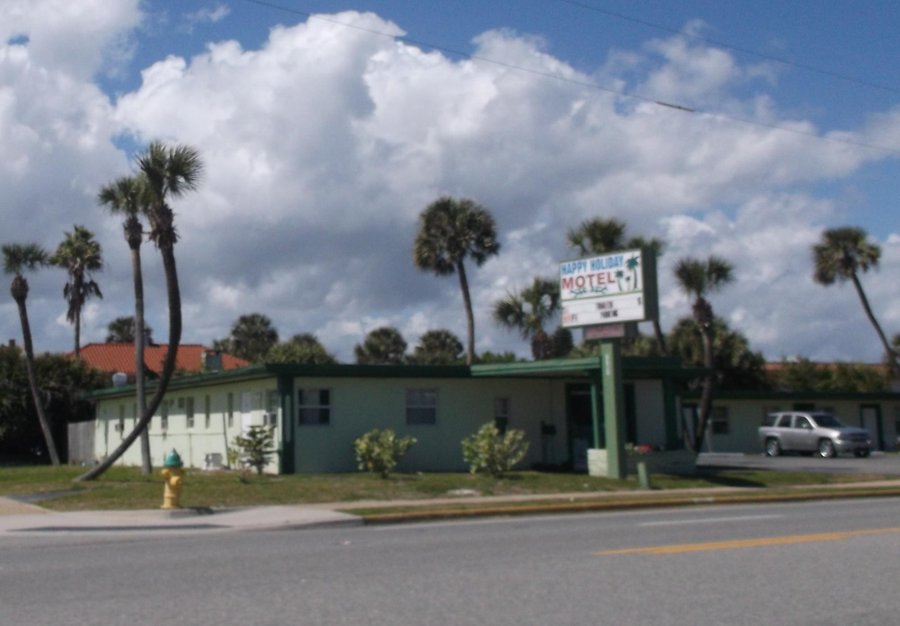 HAPPY HOLIDAY MOTEL - Hotel Reviews (Daytona Beach, FL) - Tripadvisor