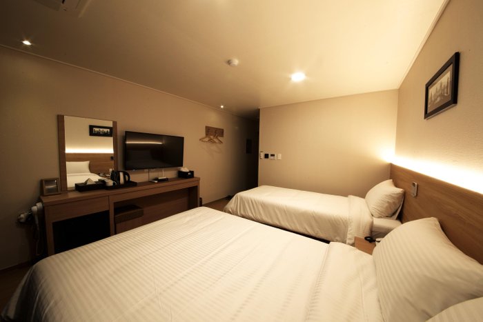 HARBOR HOTEL $35 ($̶5̶5̶) - Prices & Reviews - Jeju, South Korea