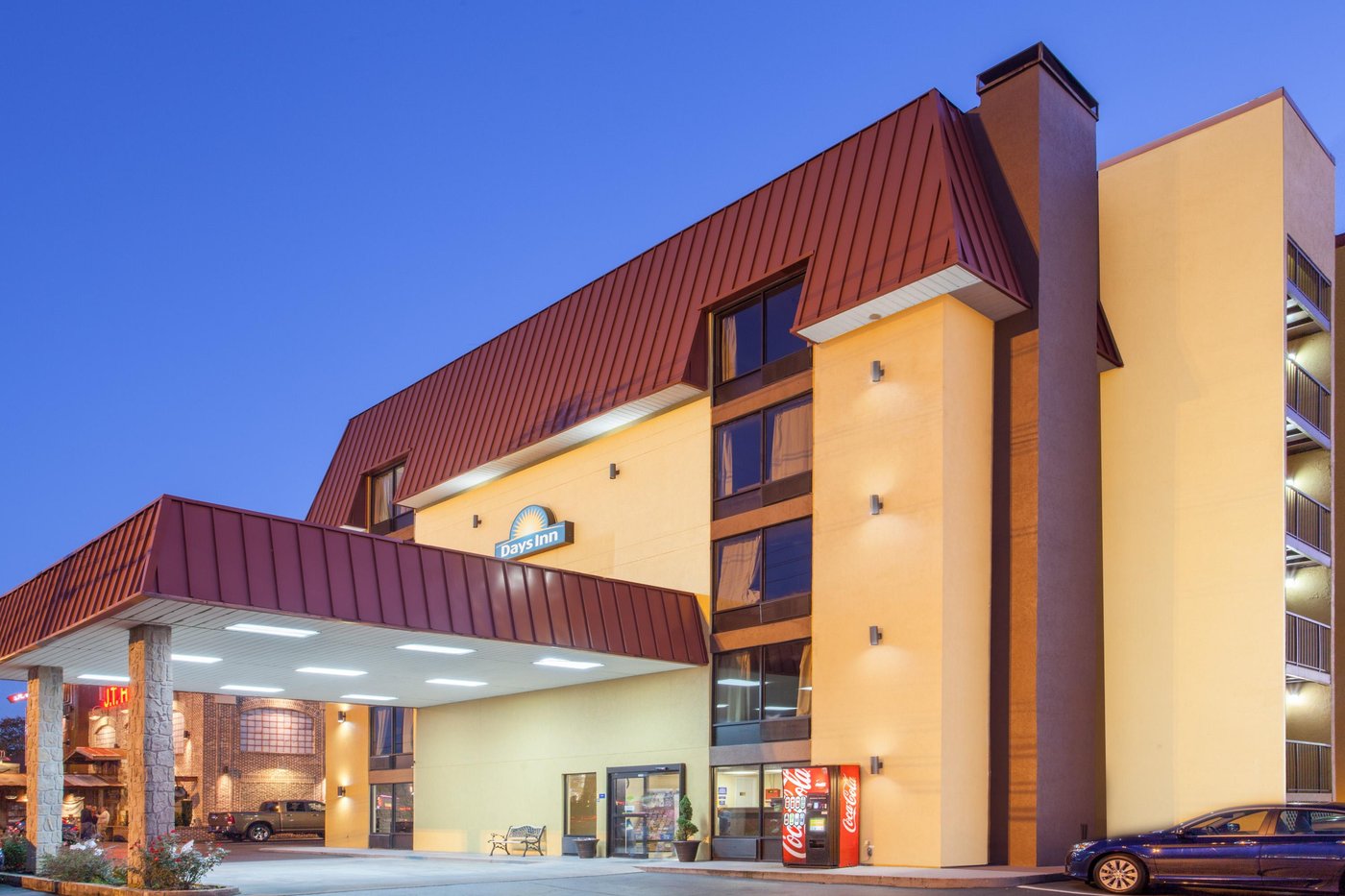 DAYS INN & SUITES BY WYNDHAM PIGEON (TN) tarifs 2024