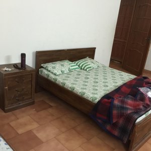 Basic bed