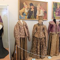 Костюмы городецких модниц