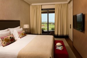 Room & Suite