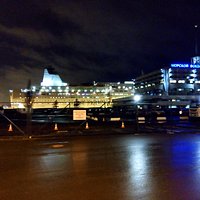 Морской пассажирский вокзал и St Peter Line