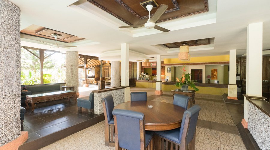 Lobby at the Peneeda View Beach Hotel