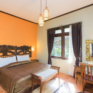 Peneeda View Beach, hotel in Sanur