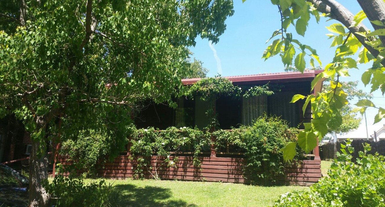 Tumut Log Cabins image