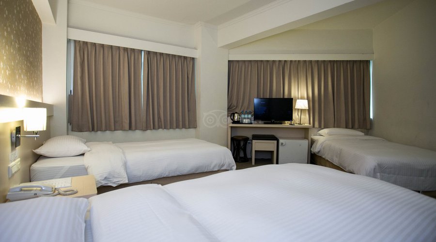 The Standard Triple Room at the New World Hotel