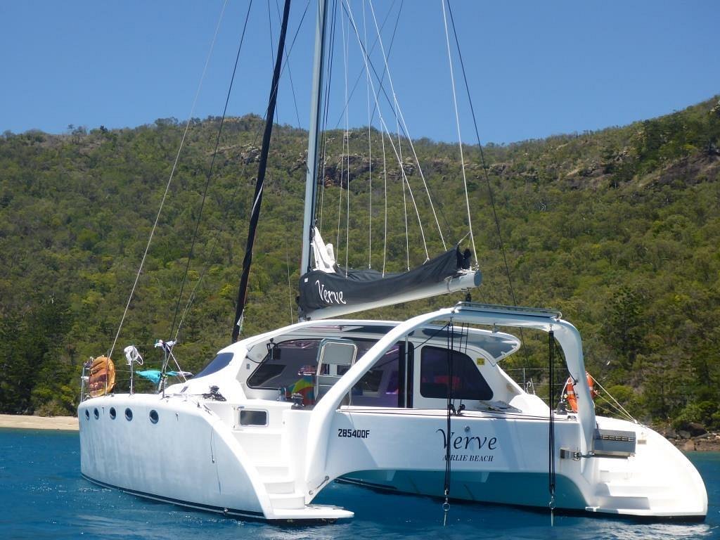 whitsunday yacht club airlie beach