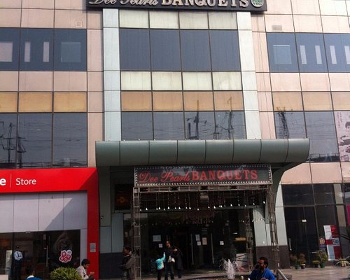 Top 15 Shopping Malls in Delhi