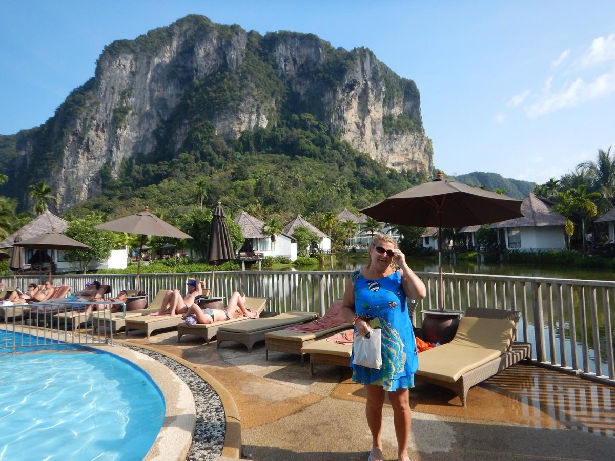 Peace laguna resort spa. Лагуна принцессы Краби. Peace Laguna Resort 4 Краби. На Самуи Лагуна с отелем номера в скале. Peace Laguna Resort & Spa фото отзывы.