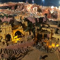 Vista d'insieme con casa di pastori in primo piano