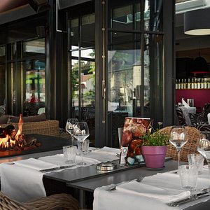 Het overdekte en verwarmde terras van Hotel De Schout - Restaurant Oosth