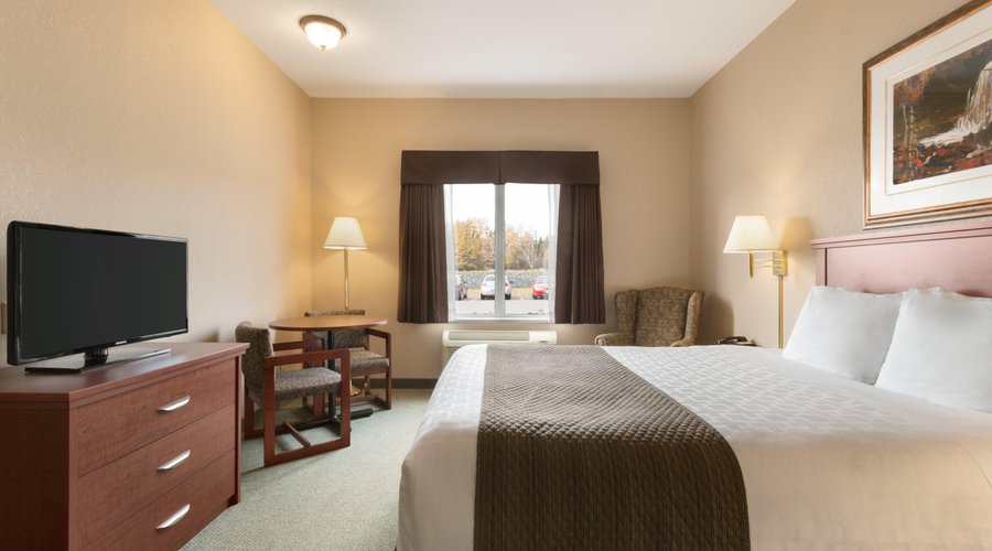1 King 1 Sofa Bed Accessible Room