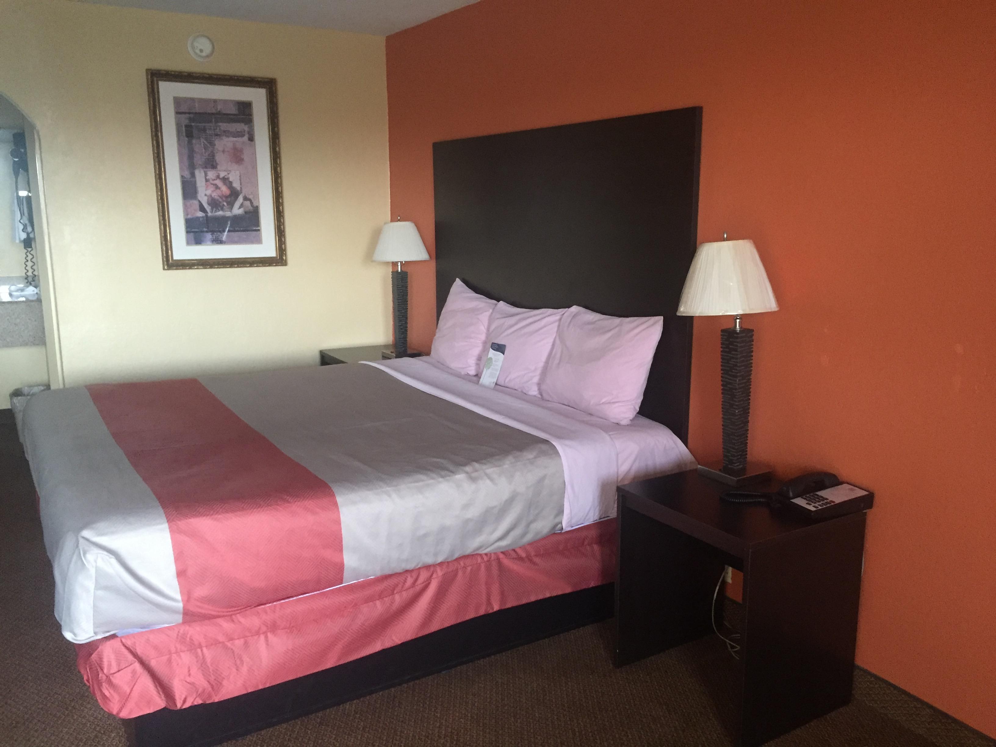 Motel 6 San Antonio TX I 10 West Rooms Pictures Reviews Tripadvisor   King Bedroom 