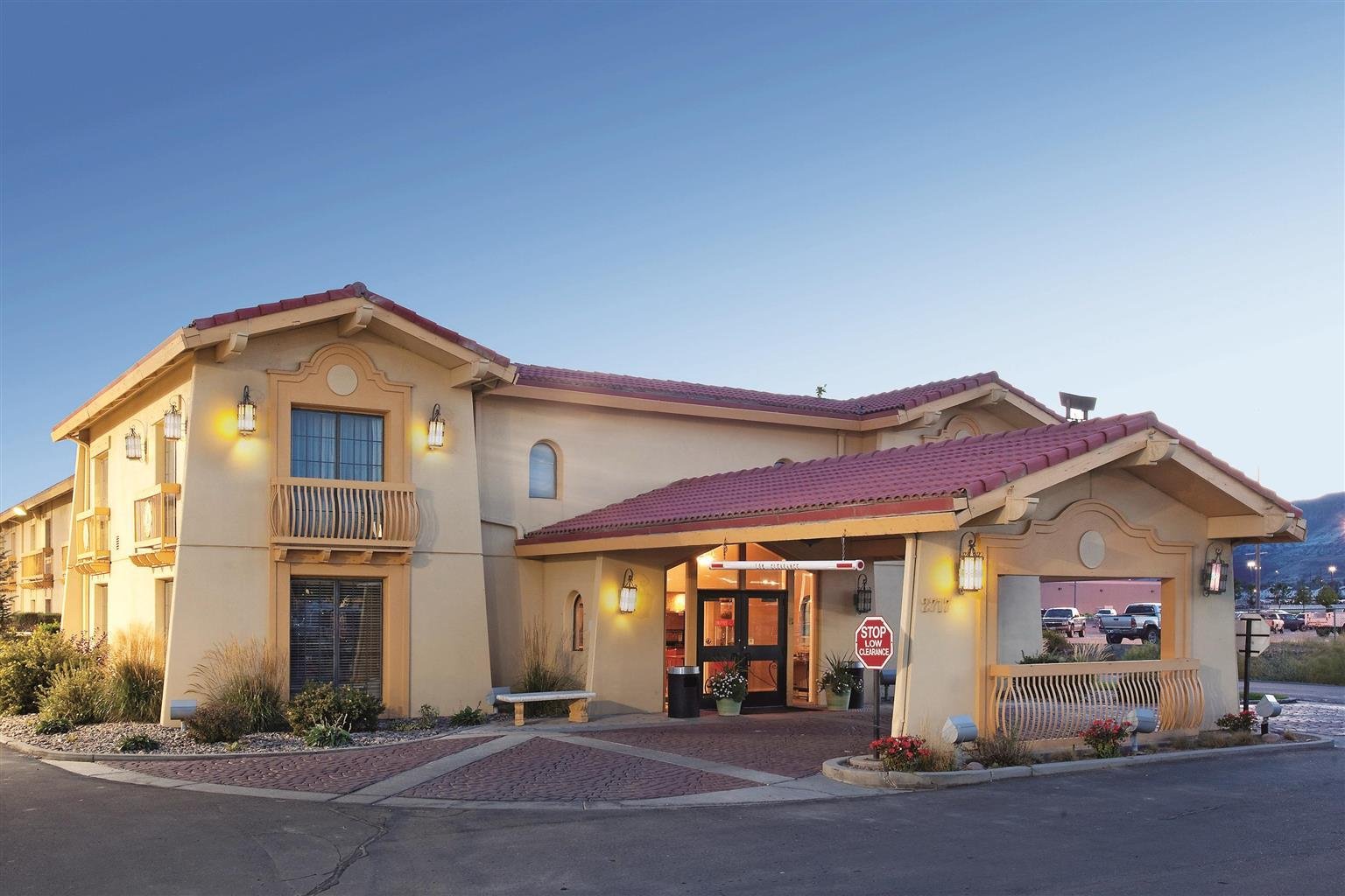 BAYMONT INN SUITES BY WYNDHAM ROCK SPRINGS Updated 2024 Reviews   Exterior 