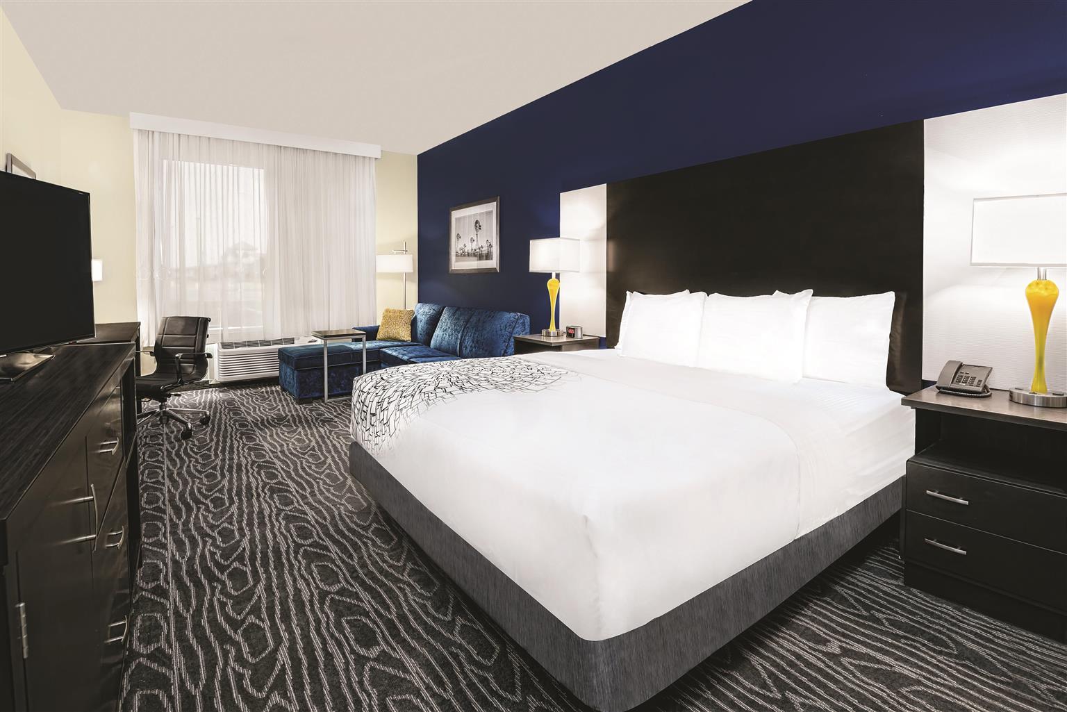 Hotel photo 20 of La Quinta Inn & Suites by Wyndham Odessa N. - Sienna Tower.