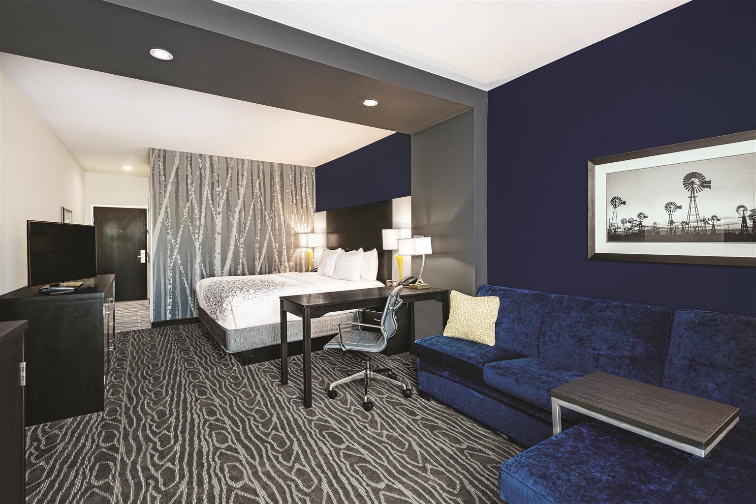 Hotel photo 33 of La Quinta Inn & Suites by Wyndham Odessa N. - Sienna Tower.