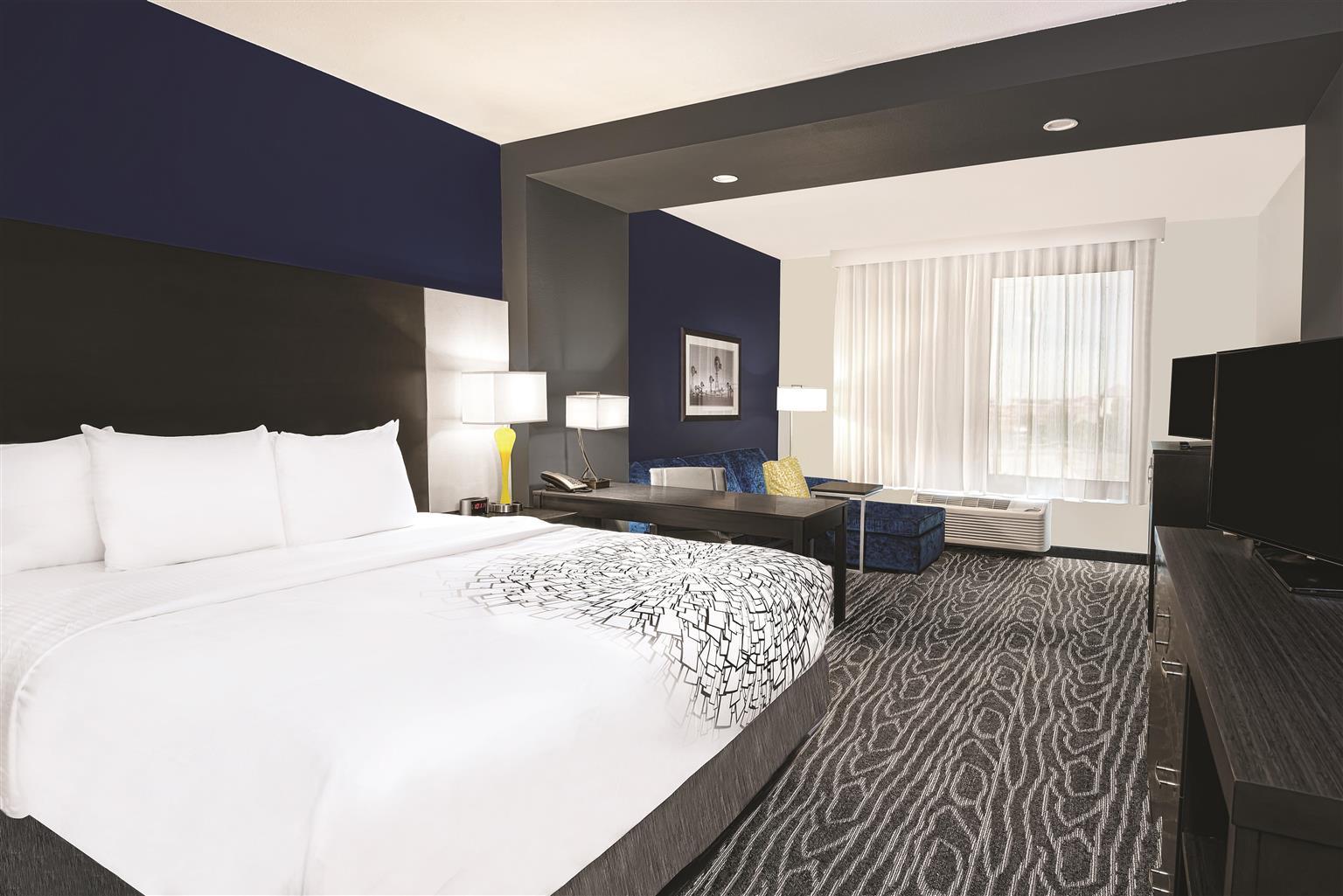 Hotel photo 9 of La Quinta Inn & Suites by Wyndham Odessa N. - Sienna Tower.