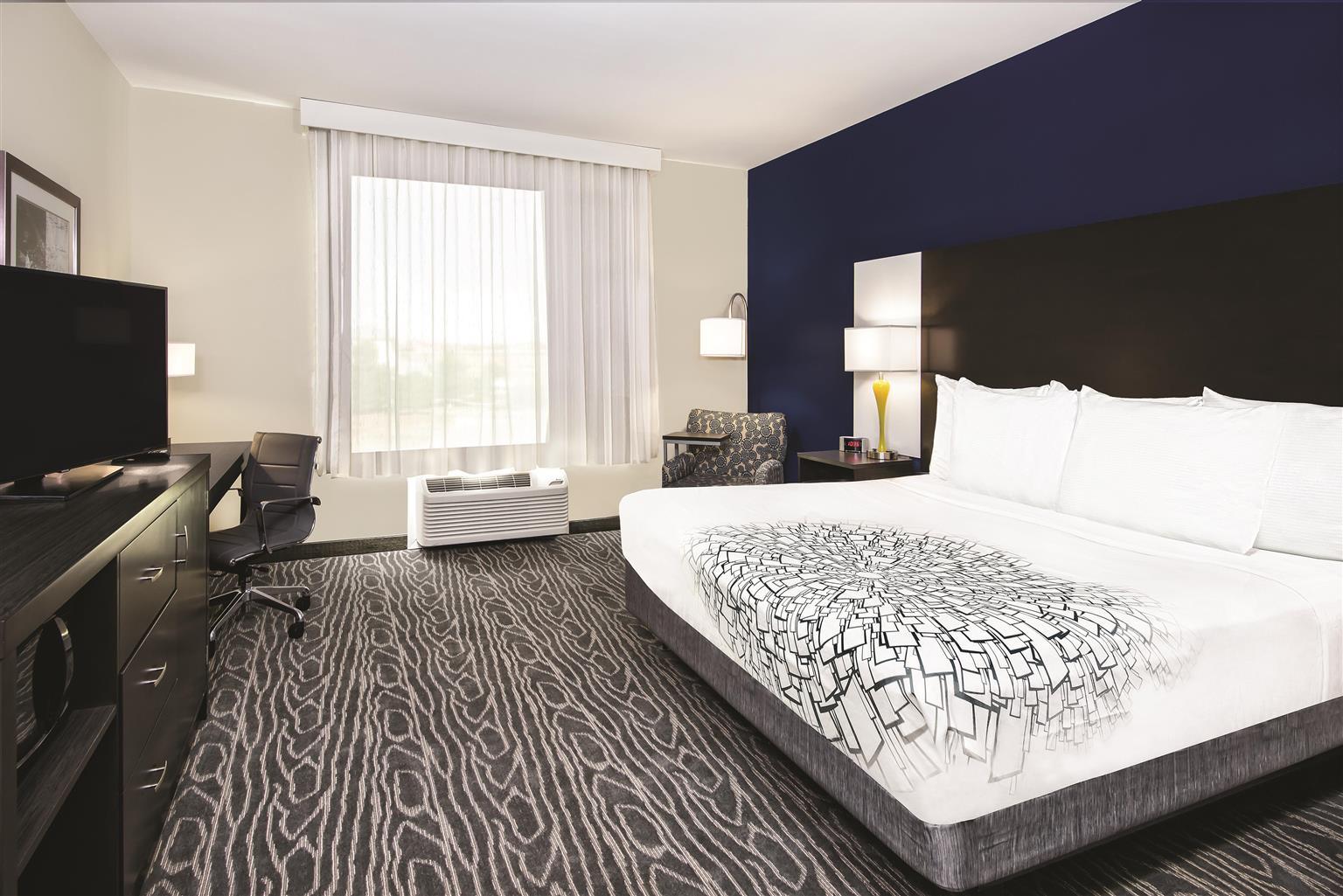 Hotel photo 57 of La Quinta Inn & Suites by Wyndham Odessa N. - Sienna Tower.