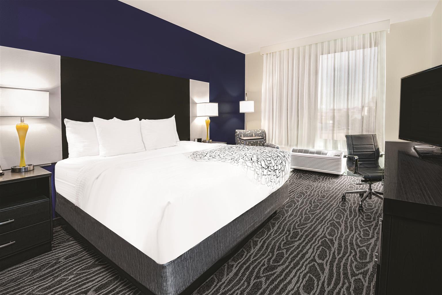Hotel photo 22 of La Quinta Inn & Suites by Wyndham Odessa N. - Sienna Tower.
