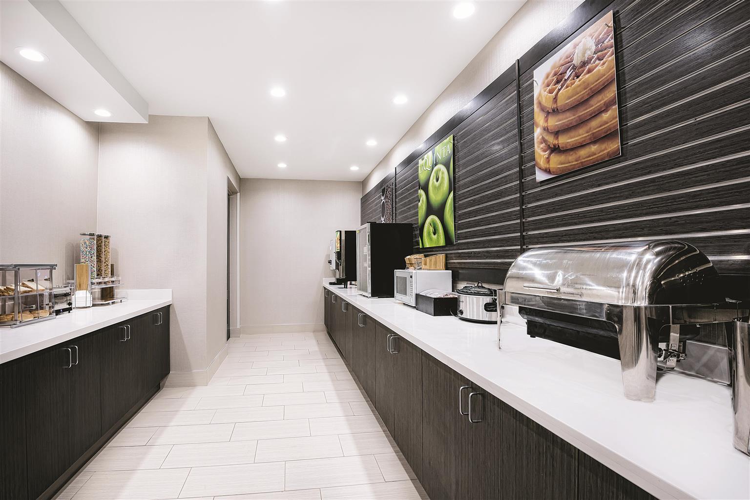 Hotel photo 24 of La Quinta Inn & Suites by Wyndham Odessa N. - Sienna Tower.
