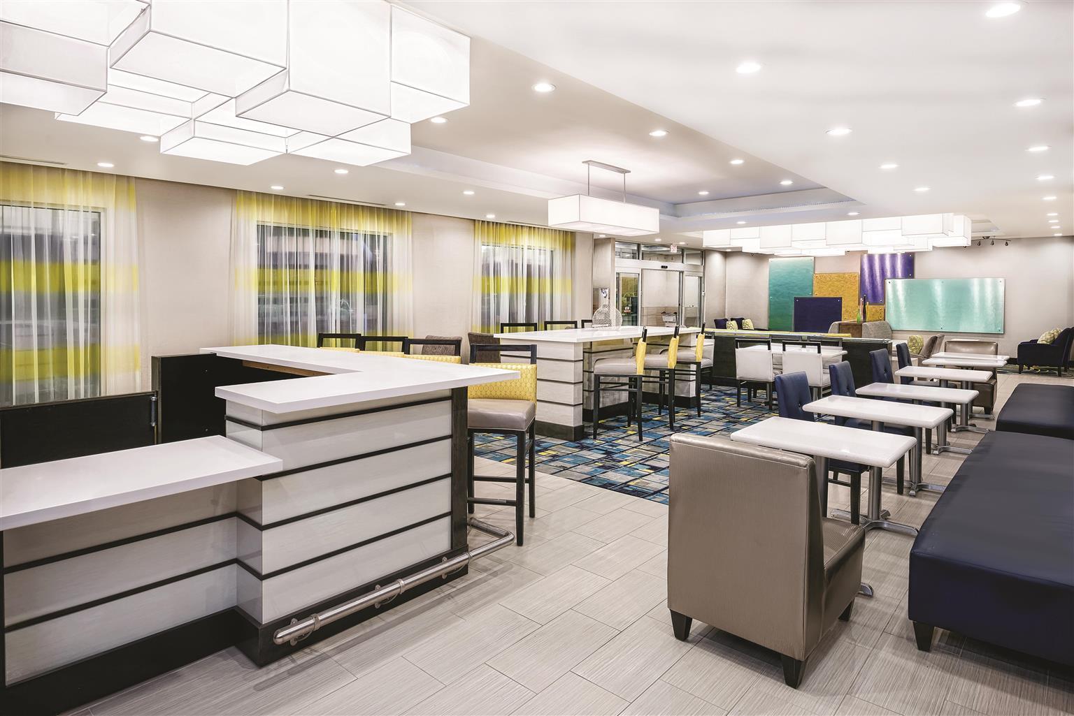 Hotel photo 53 of La Quinta Inn & Suites by Wyndham Odessa N. - Sienna Tower.
