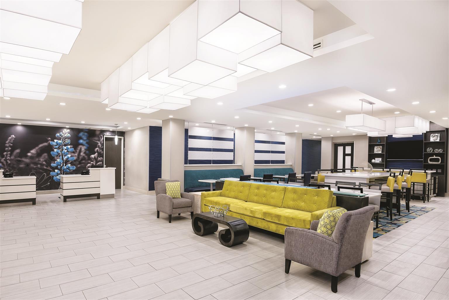 Hotel photo 16 of La Quinta Inn & Suites by Wyndham Odessa N. - Sienna Tower.