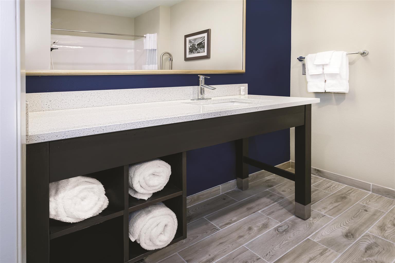Hotel photo 44 of La Quinta Inn & Suites by Wyndham Odessa N. - Sienna Tower.