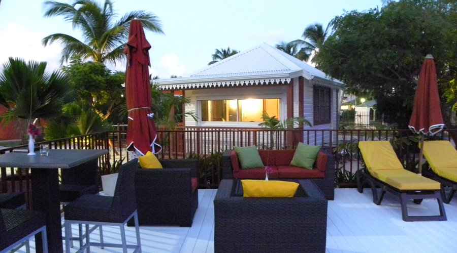 POOL BAR