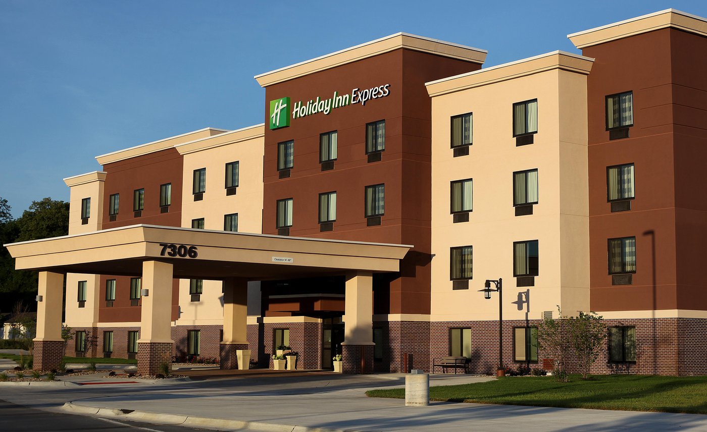 HOLIDAY INN EXPRESS & SUITES OMAHA SOUTH - RALSTON ARENA, AN IHG HOTEL ...