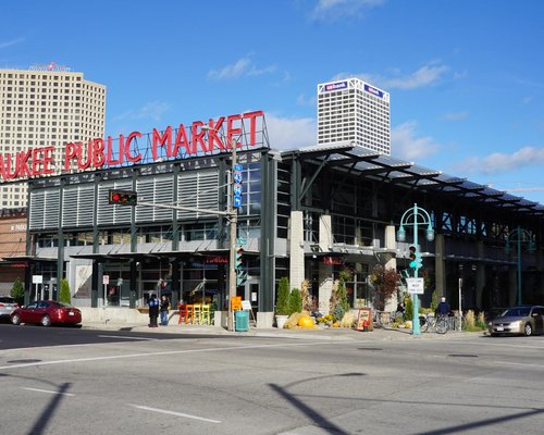 Shopping Mall in Milwaukee, WI Area