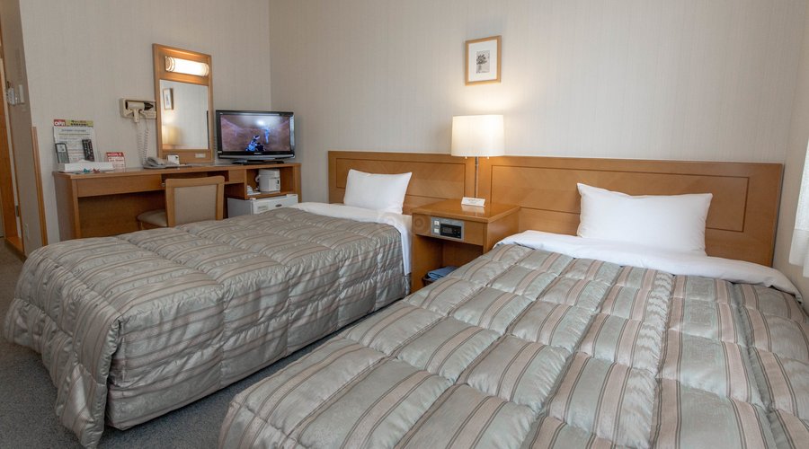 The Twin Room at the Hotel Route Inn Hamamatsu Ekihigashi