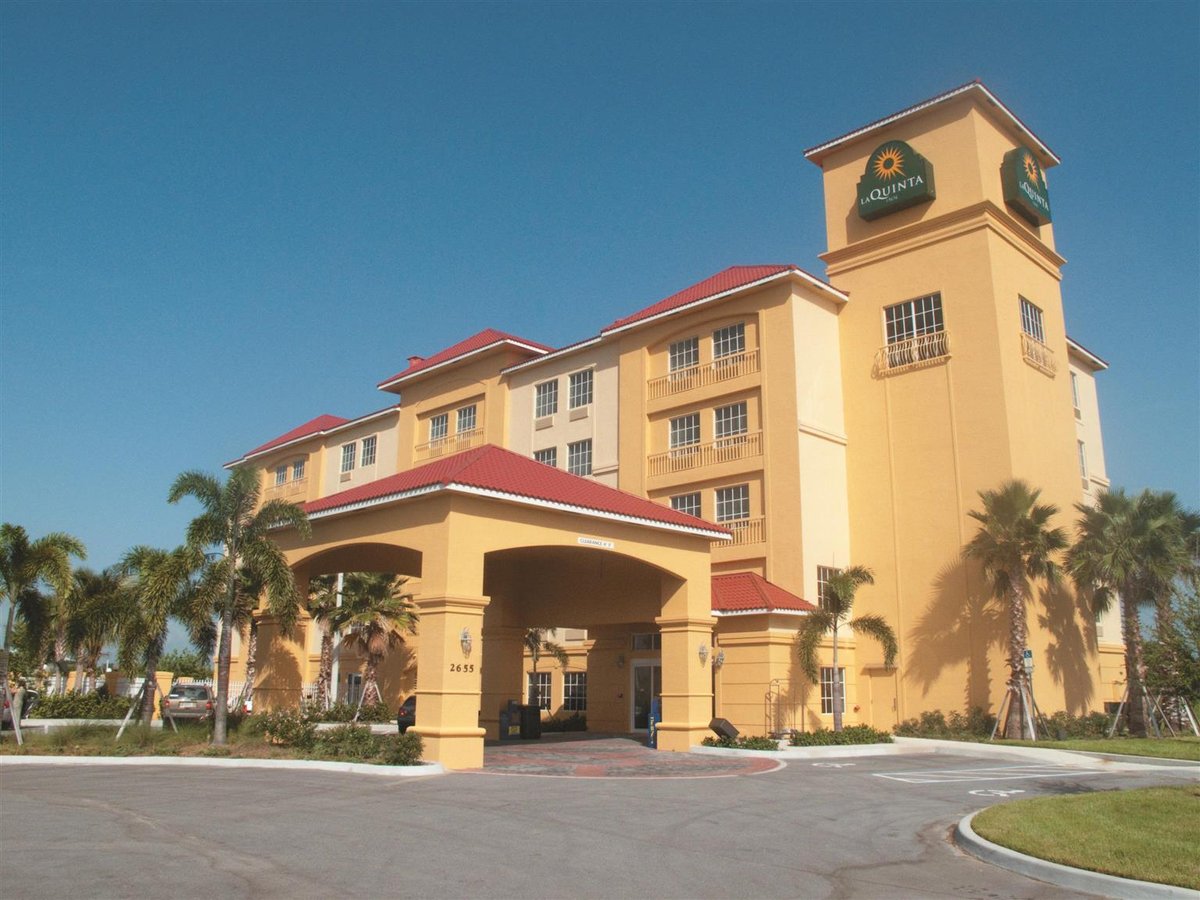 fort pierce hotels near turnpike