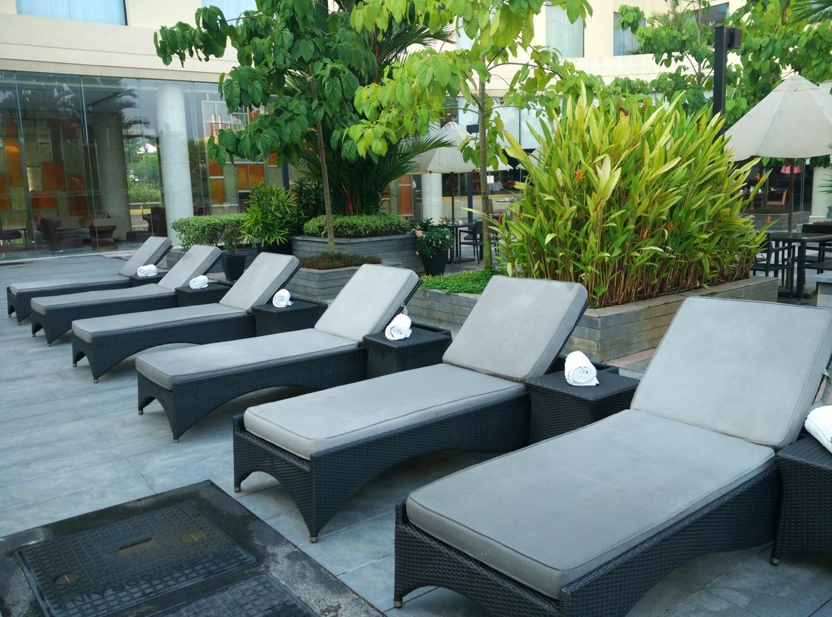 Courtyard By Marriott Kochi Airport Pool Pictures & Reviews - Tripadvisor