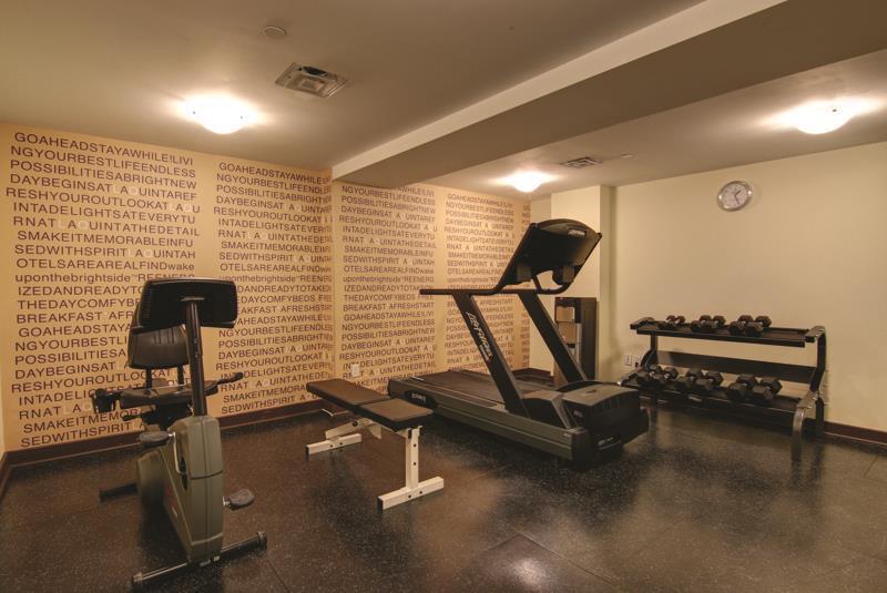 Hotel photo 4 of La Quinta Inn & Suites Oshawa.