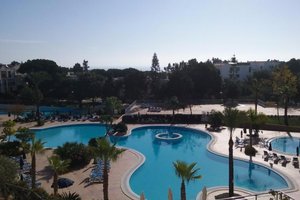 Pool & Beach