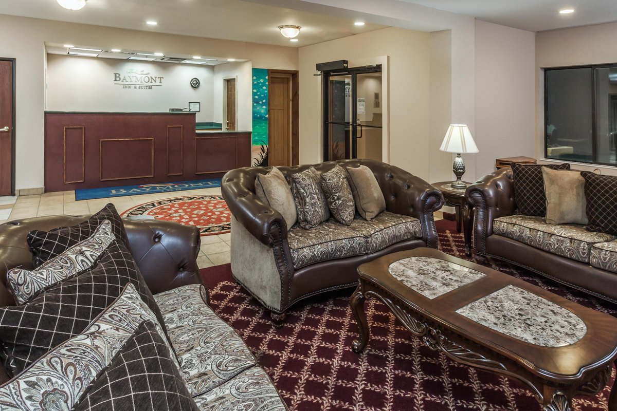 Baymont by wyndham new buffalo parking pictures reviews tripadvisor