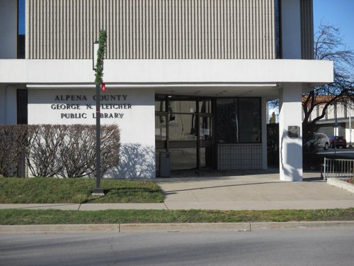 Lo Mejor De Los Mejores — Kalamazoo Public Library