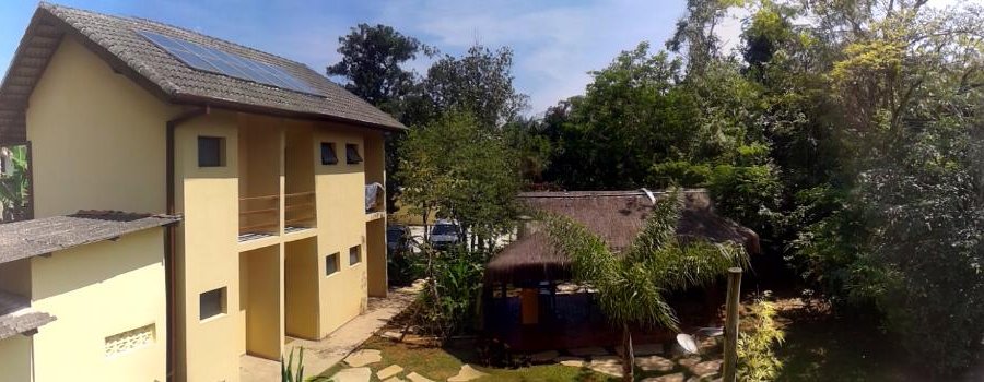 Vista do quarto (suite superior vista para o Jardim)