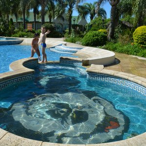 En la piscina