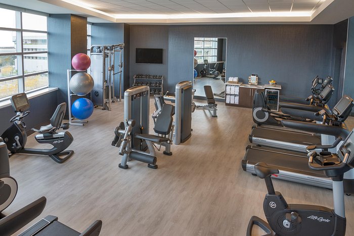 Buffalo Marriott at LECOM HARBORCENTER Gym Pictures & Reviews - Tripadvisor