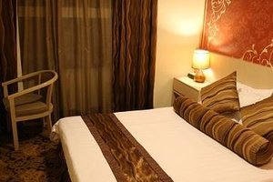 Room & Suite