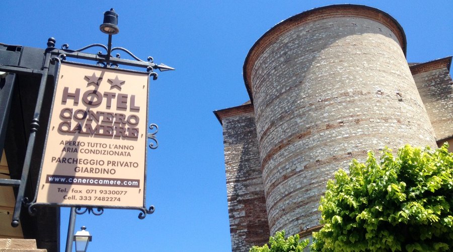 Insegna e Chiesa di Sirolo