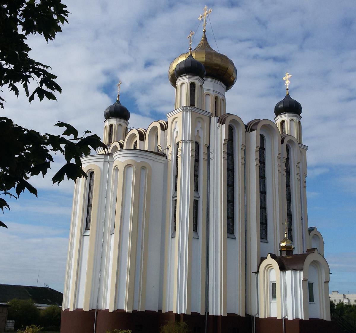 Лидп. Город Беларусь Лида храмы. Церковь Пантелеймона. Храм Пантелеймона целителя. Лида из церкви.