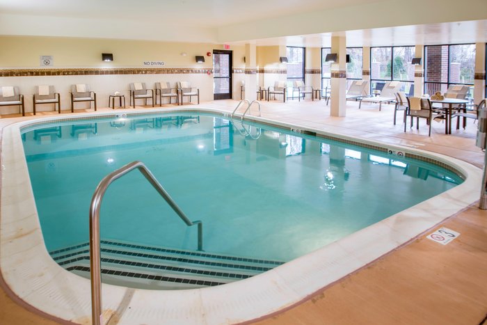 Courtyard Largo Medical Center Drive Pool: Pictures & Reviews - Tripadvisor