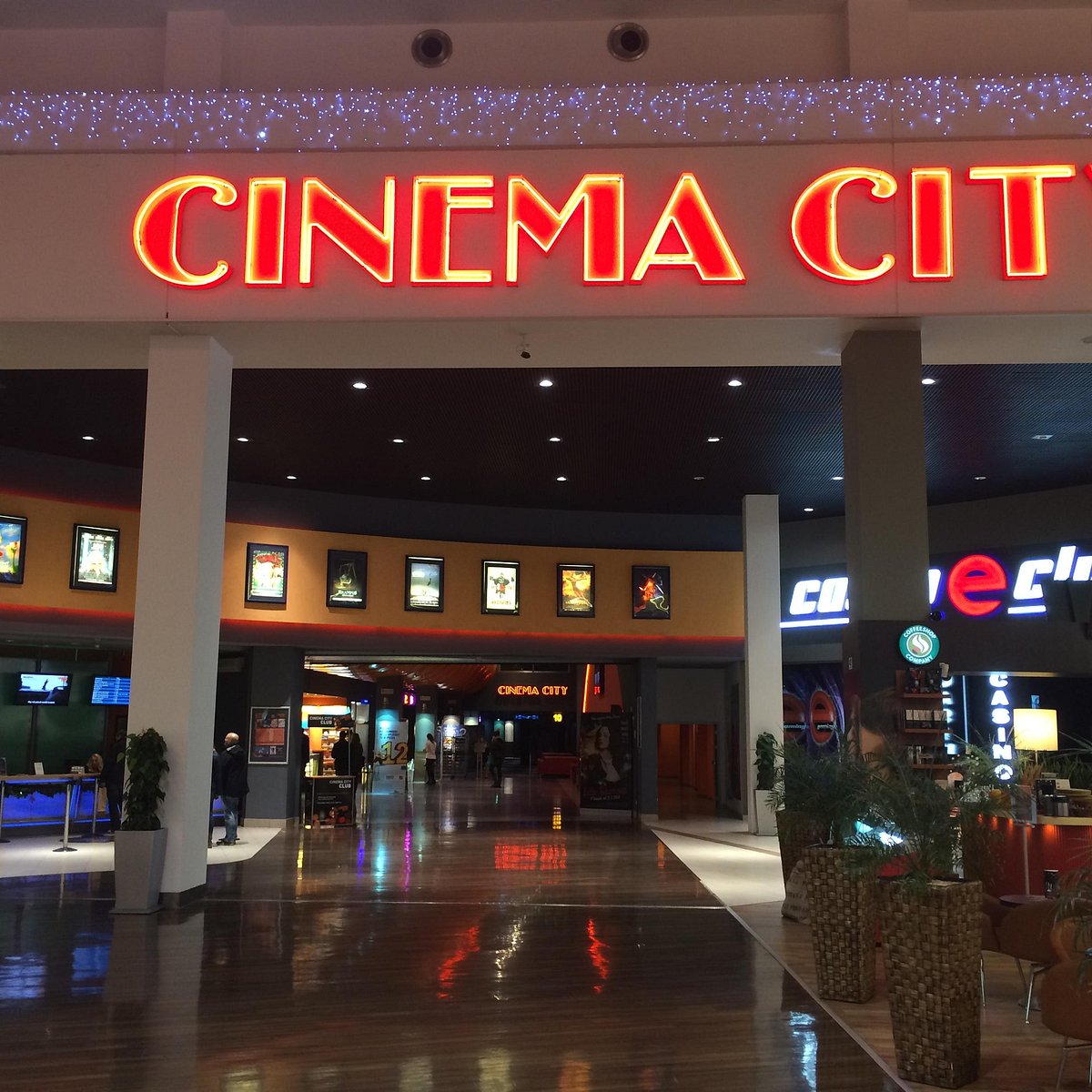 Cinema aeon station 18