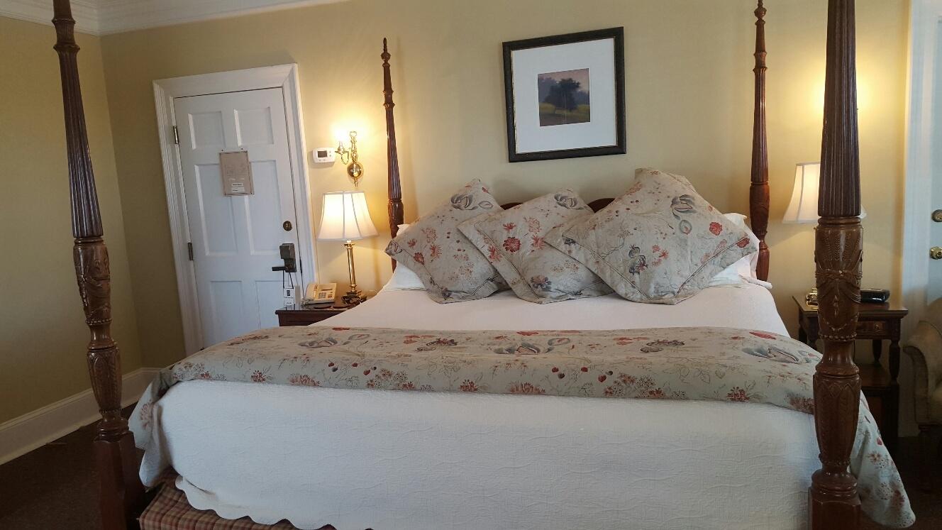 Bluff View Inn Rooms: Pictures & Reviews - Tripadvisor