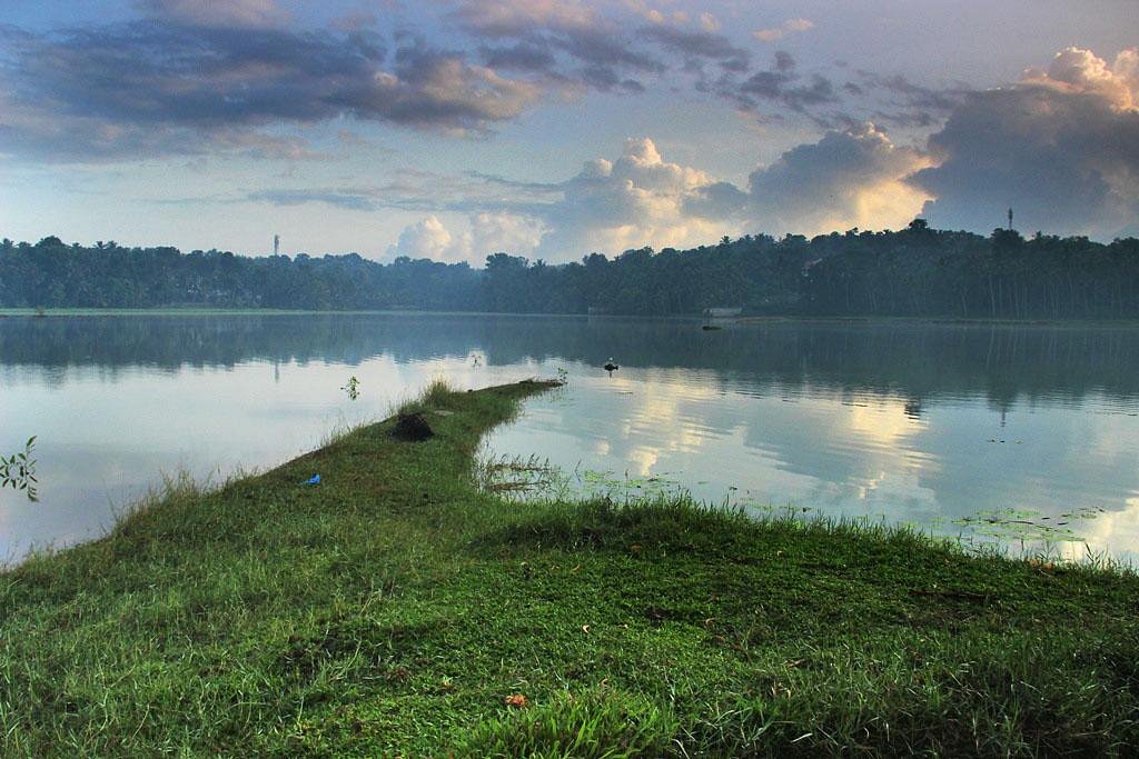 vellayani lake tourism