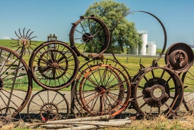 Artisans at the Dahmen Barn image