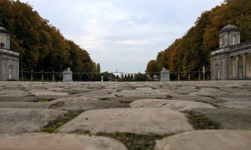Château de Seneffe - vue vers l'allée d'acces au château